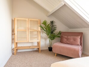 Classic House, 2 Bedrooms | 5 bedrooms, bed sheets - Pleasant Holiday Home in Vrouwenpolder With Garden (Vrouwenpolder)