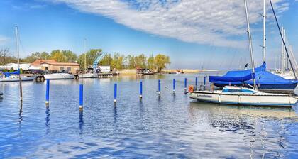 Ground-floor Apartment With Terrace and Large Garden With Lounge Area and Grill