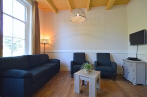 Classic House, 2 Bedrooms | Living room | DVD player