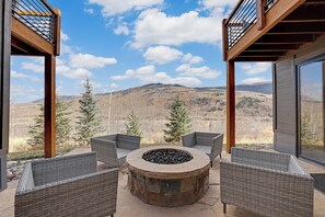 Terrace/patio - Luxurious Contemporary Home (Silverthorne)