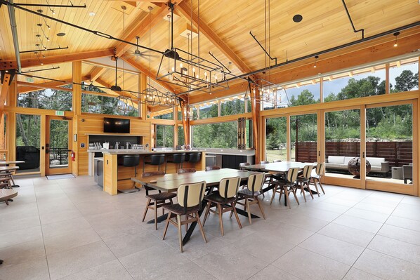 Dining - Luxurious Contemporary Home (Silverthorne)