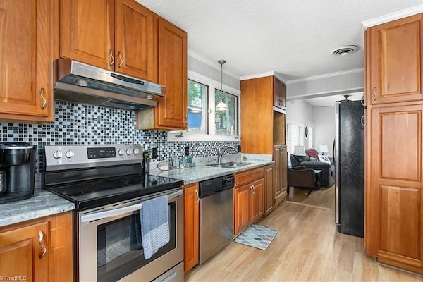 Refrigerador, microondas, horno, placa de cocina