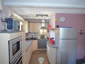 Classic Apartment, 4 Bedrooms | Private kitchen - Homely Apartment in Riedenburg Prunn Near Forest With BBQ (Riedenburg)