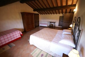 5 bedrooms, individually furnished, bed sheets