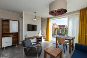 Classic House, 2 Bedrooms | Living room - Luxury Apartment With sun Shower at the Edge of the Beautiful Oostkapelle (Oostkapelle)
