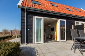 Classic House, 2 Bedrooms | Balcony - Luxury Apartment With sun Shower at the Edge of the Beautiful Oostkapelle (Oostkapelle)
