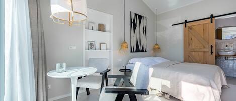 Individually furnished, bed sheets