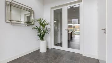 Vila Klasik, 4 kamar tidur | Resepsionis