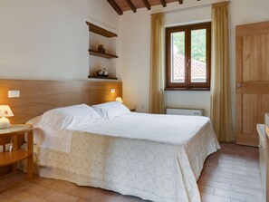 3 bedrooms, individually furnished, bed sheets - Stunning Holiday Home in Foligno With Sauna (Foligno)