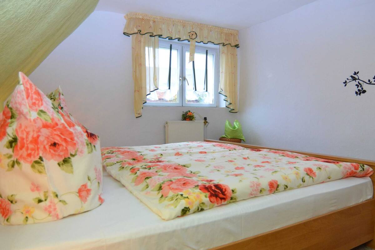 Appartamento Deluxe, 2 camere da letto | 10 camere, con arredamento individuale, lenzuola
