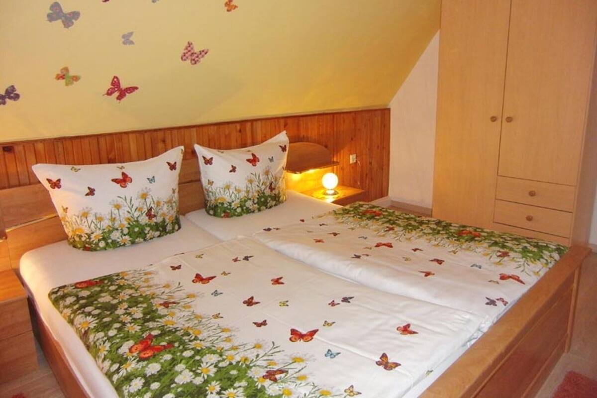 Elite Apartment, 2 Bedrooms | 10 bedrooms, individually furnished, bed sheets