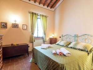 Classic Apartment, 3 Bedrooms | 8 bedrooms, individually furnished, bed sheets - Apartment on Farm Amidst the Umbrian Hills (Todi)
