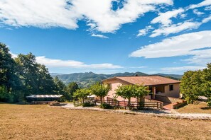 View from property - Inviting Farmhouse in Appenines With Covered Swimming Pool (Apecchio)