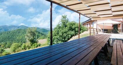 Inviting Farmhouse in Appenines With Covered Swimming Pool