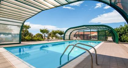 Inviting Farmhouse in Appenines With Covered Swimming Pool