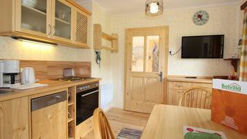 Rumah Comfort, 2 kamar tidur | Dapur pribadi | Lemari es, microwave, oven, dan kompor