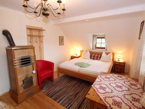 6 chambres, ameublement personnalisé, draps fournis
