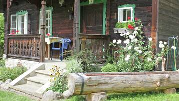 Rumah Deluks, 2 kamar tidur | Balkon