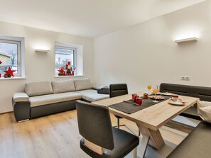 Comfort Apartment, 2 Bedrooms | Living room - Elegant Apartment in Inzing With Terrace (Inzing)