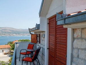Balcony - Sea-view Apartment in Okrug Donji With Balcony (Okrug)