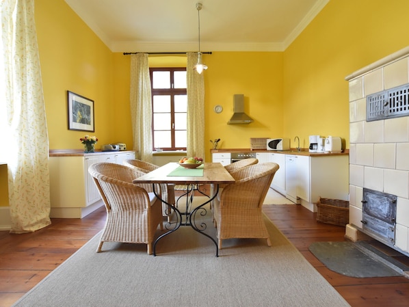 Apartamento luxo, 1 quarto | Opções para refeição