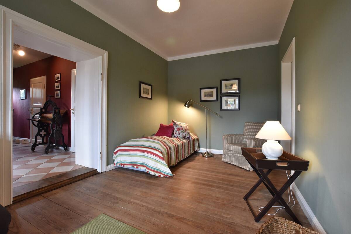 Klassiek appartement, 2 slaapkamers | 5 slaapkamers, individueel gemeubileerd, beddengoed