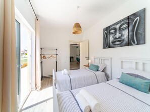 Classic House, 3 Bedrooms - Rural Holiday Home in Netos-almagreira With Shared Pool (Pombal)