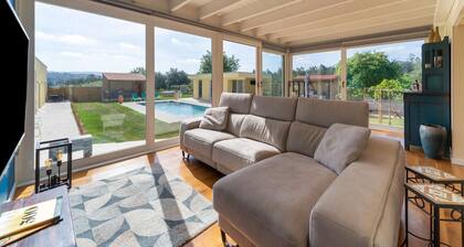 Rural Holiday Home in Netos-almagreira With Shared Pool