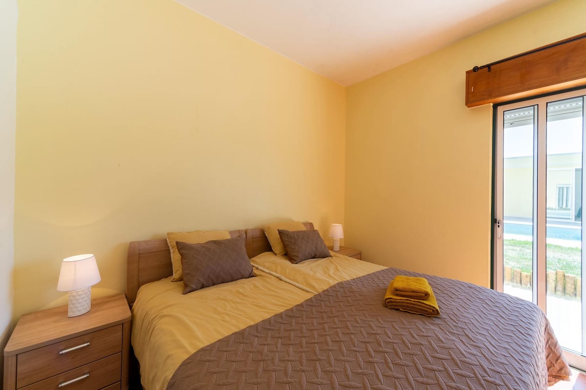 Comfort huis, 2 slaapkamers | 3 slaapkamers, individueel gemeubileerd, een strijkplank/strijkijzer
