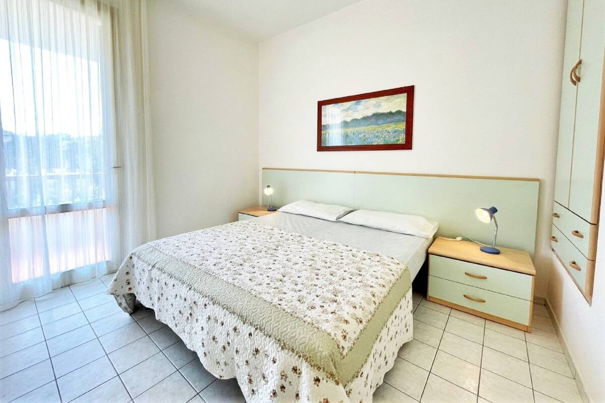 3 bedrooms, individually furnished