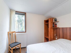 7 bedrooms, individually furnished, bed sheets - Modern Holiday Home in Stramproy in a Natural Park (Stramproy)