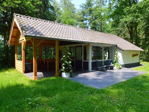Exterior - Modern Holiday Home in Stramproy in a Natural Park (Stramproy)