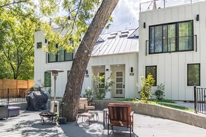 Hus | 6 sovrum, skrivbord och internet