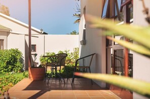 Terrace/patio - Temba Private Game Reserve Olive Park (Makhanda)