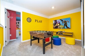 Casa | 3 camere, una scrivania, Internet