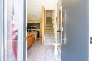 Apartment | 3 bedrooms, desk, Internet