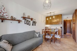 Family Apartment, Multiple Bedrooms (Wolf & Deer Apartment Ski-In Ski-Out) | Living area | Flat-screen TV - Wolf & Deer Apartment Ski-in Ski-out 250m (Sestriere)