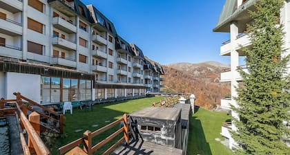 Wolf & Deer Apartment Ski-in Ski-out 250m