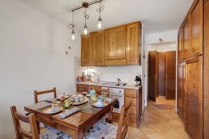 Family Apartment, Multiple Bedrooms (Wolf & Deer Apartment Ski-In Ski-Out) | Dining - Wolf & Deer Apartment Ski-in Ski-out 250m (Sestriere)