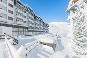 Exterior - Wolf & Deer Apartment Ski-in Ski-out 250m (Sestriere)
