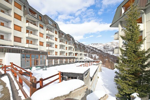 Wolf & Deer Apartment Ski-in Ski-out 250m