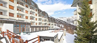 Wolf & Deer Apartment Ski-in Ski-out 250m