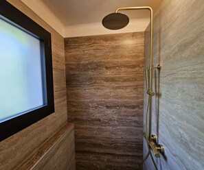 Shower, towels