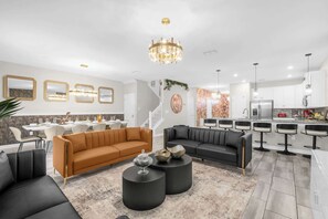 TV, video games - Upstay Resort Home w private pool—ChampionsGate (Four Corners)