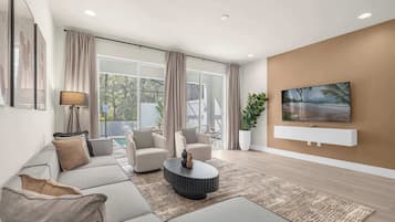 Een televisie en een kantoor