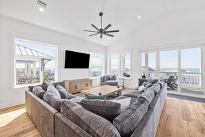 TV - Available for Holidays! North Cape! Private Pool! Elevator! Bay and Gulf Views! (Port St. Joe)