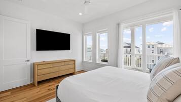 5 bedrooms, free WiFi, bed sheets