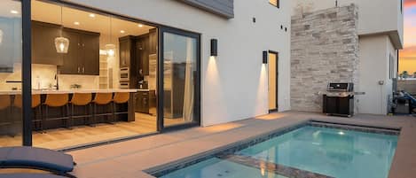 Maison, plusieurs chambres | Piscine