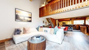 Leilighet, 2 soverom | Oppholdsområde | Smart-TV