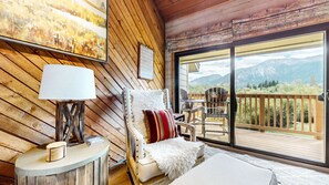 Leilighet, 2 soverom | Oppholdsområde | Smart-TV